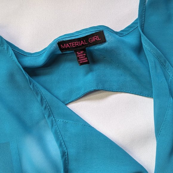 Cut-out sheer sleeveless v-neck blouse small GUC Material Girl - Picture 5 of 5